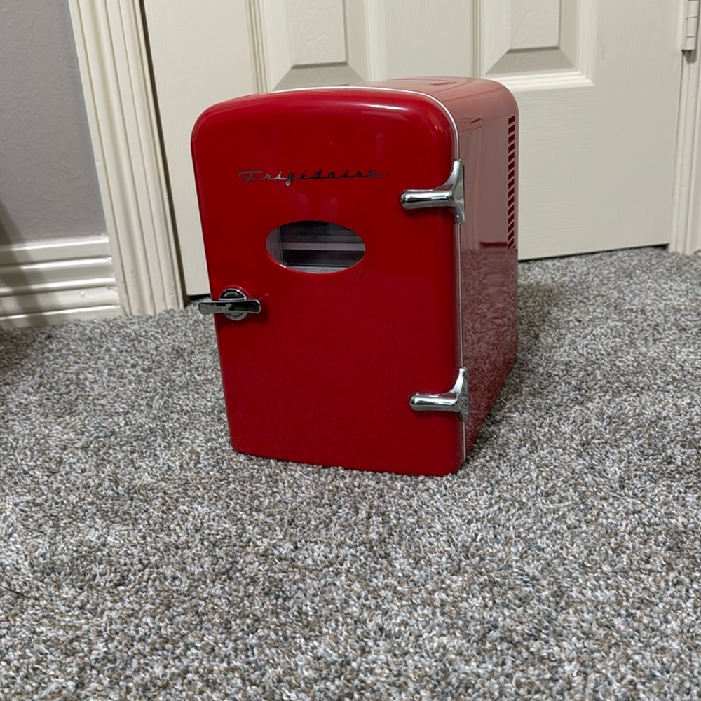 fridgidaire mini fridge